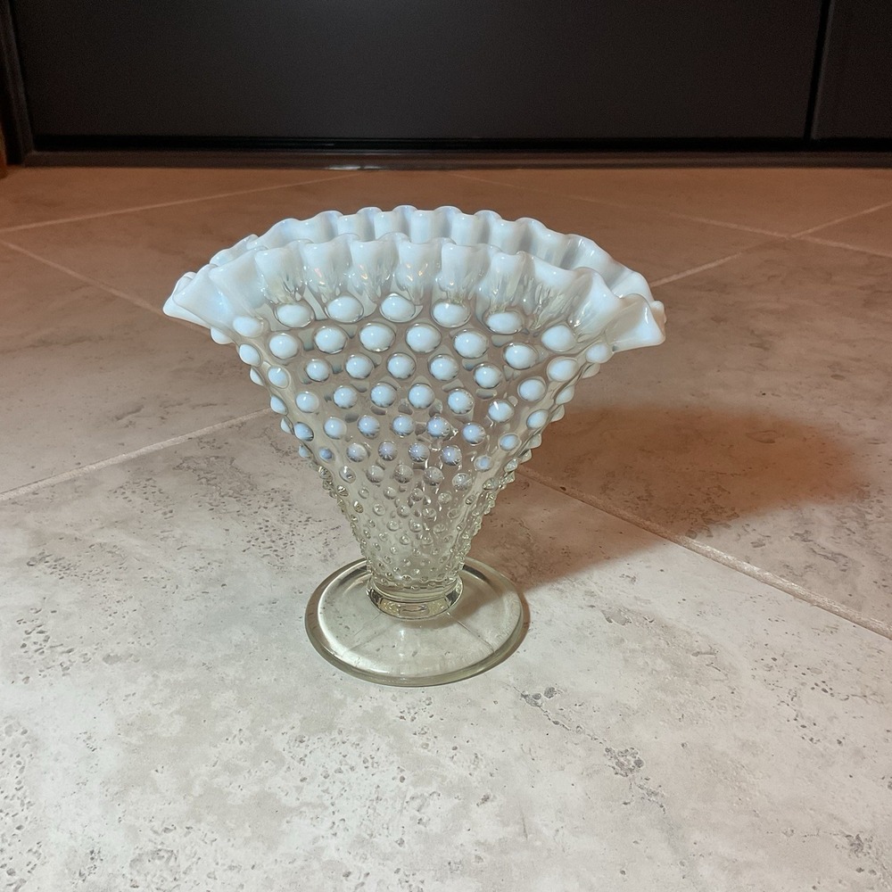 Vintage Fenton Hobnail French Opalescent White Fan Vase W/Raised White Dots 6"